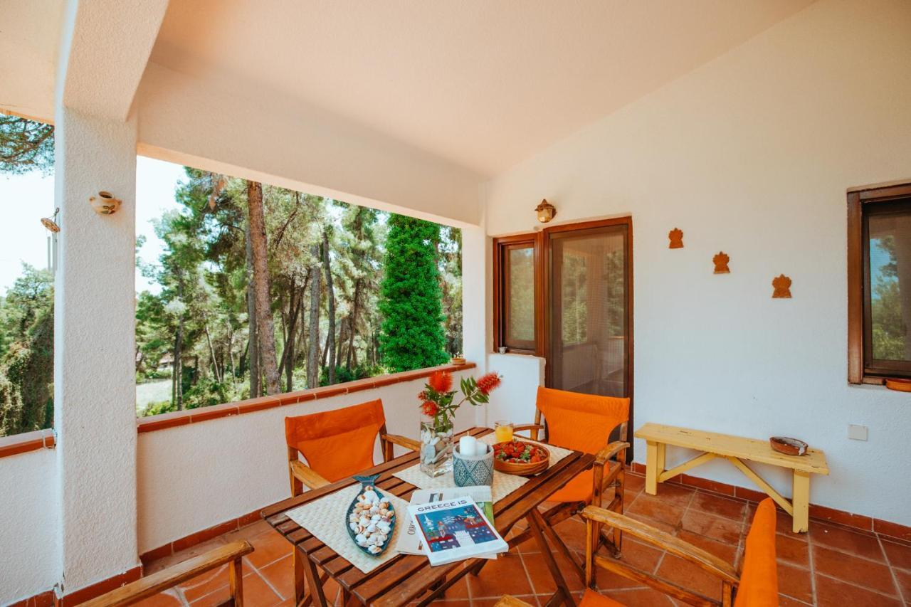 Beautiful Summerhouse In Sani'S Pine Forest Sani  Esterno foto